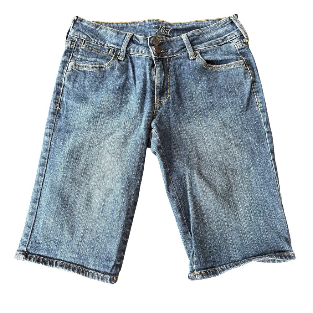 Old Navy Women’s The Flirt Jean shorts, Bermuda length, dark rinse, Size 4